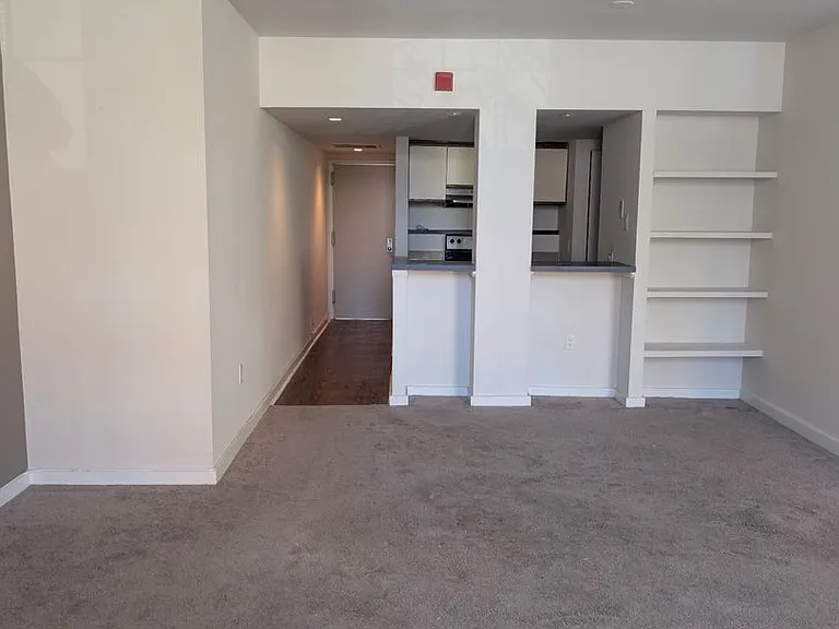 24-30 S Bank St #201 — Photo 3
