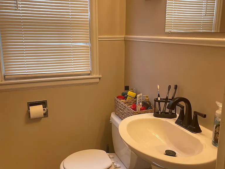 211 N Gordon Ave — Photo 17