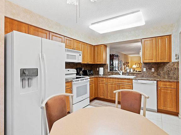 4th image of 5746 Crystal Shores Dr APT 207