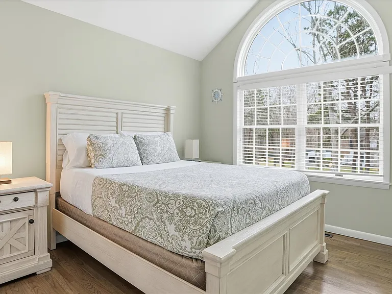 20 Stuart Ct — Photo 28