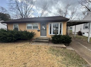 322 Caithness Rd, Saint Louis, MO 63137