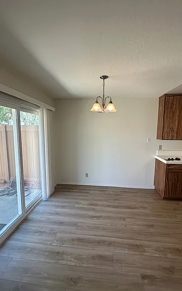 637 Sydney Ln — Photo 11
