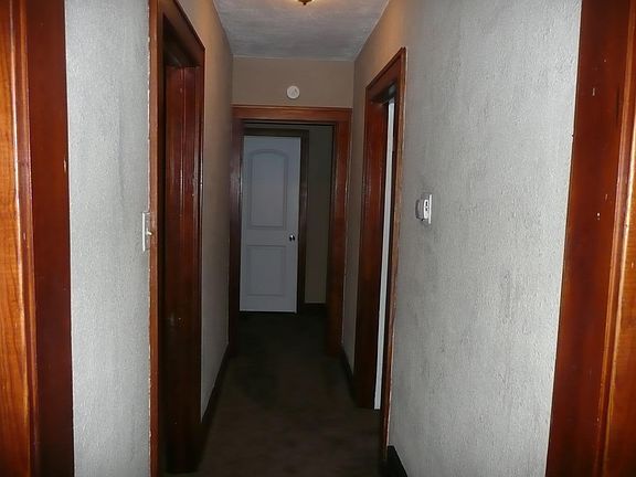 4th image of 1017 W Main St