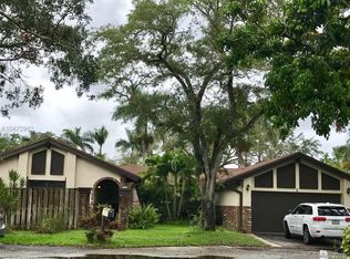 9 Fir Way, Cooper City, FL 33026