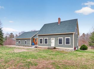 8 Colina Drive, Raymond, ME 04071