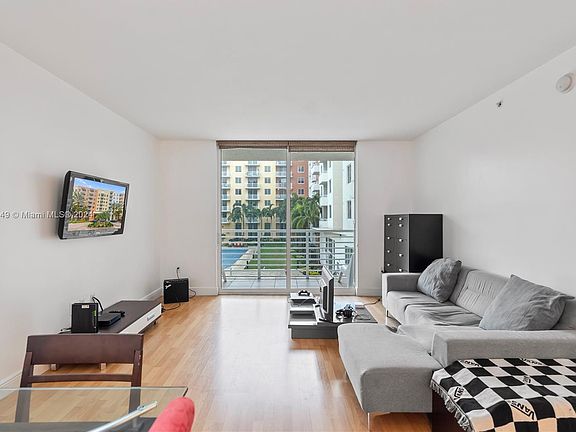 4th image of 2775 NE 187th St APT 228