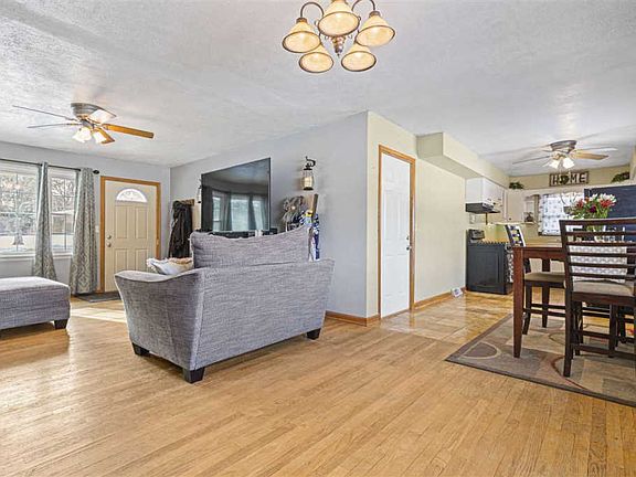 4th image of 5003 Wengert Dr