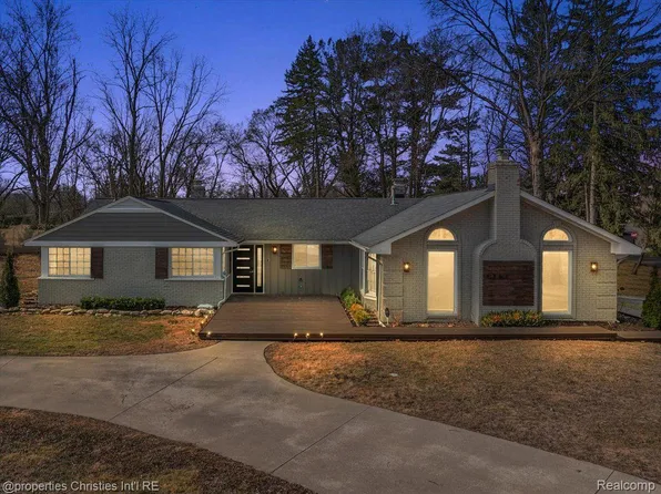 4361 Meadowlane Ct, Bloomfield Hills, MI 48304