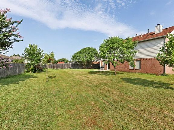 3rd image of 1001 Cumberland Dr