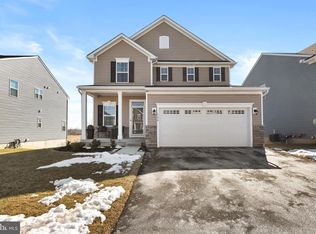 1174 Woodmont Ln, Catasauqua, PA