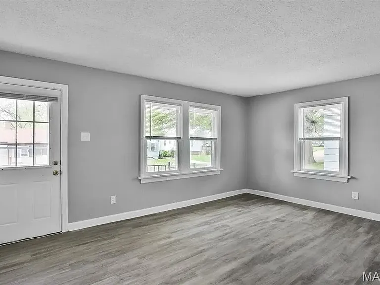 2057 Coleridge Dr — Photo 13