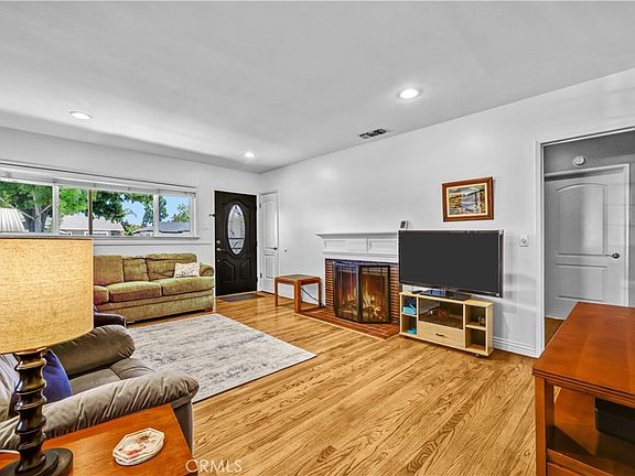 3rd image of 6141 E Huntdale St