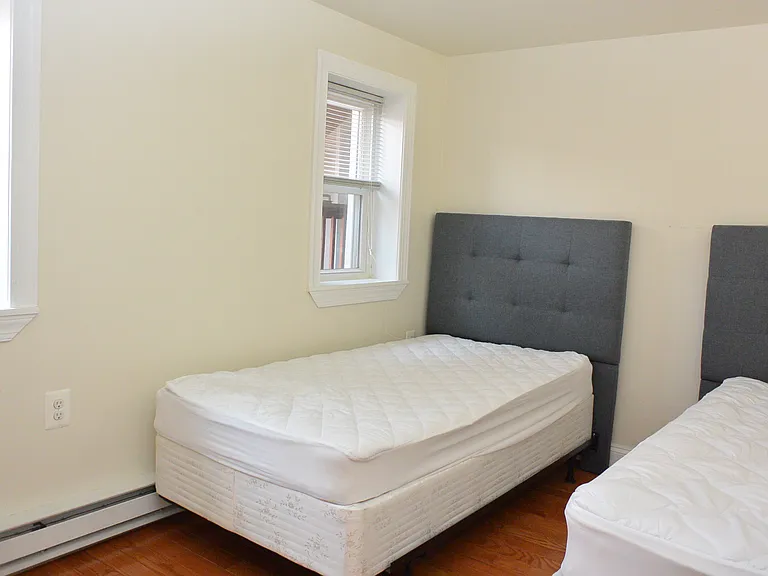 924 Light St #A — Photo 10