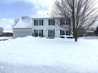 1493 Bowling Green Dr, Webster, NY 14580