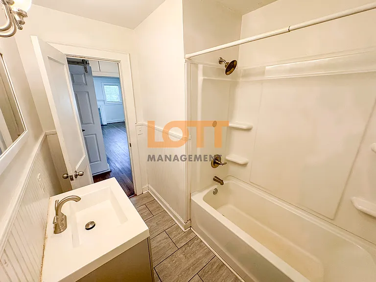 110 Pleasant Ridge Ave — Photo 10