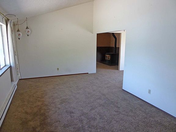 2nd image of 202 1st Ave