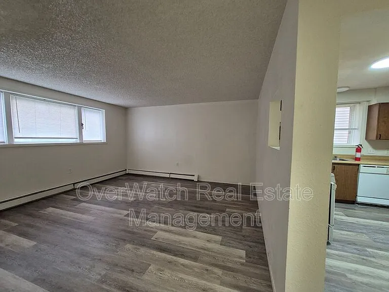 1507 W 45th Ave #1 — Photo 2
