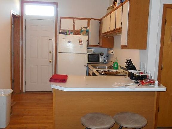 3rd image of 2256 W Berteau Ave