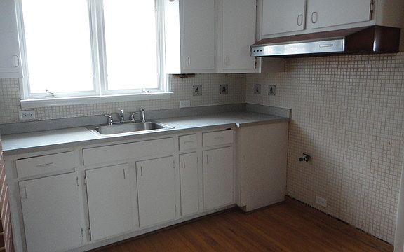 3rd image of 3731 S Grove Ave