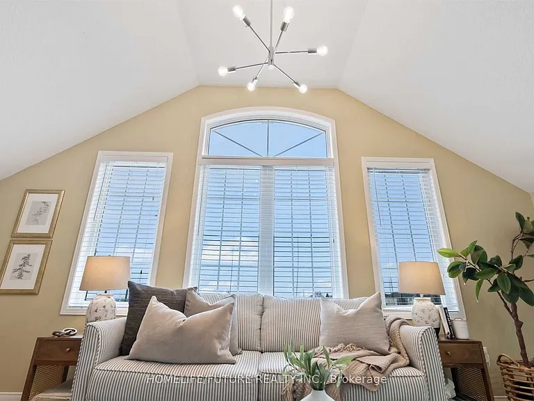 1381 Clearbrook Dr — Photo 19