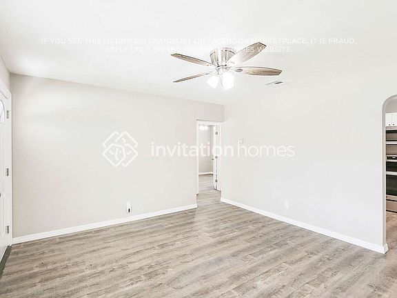 3rd image of 2481 Quebec Ave S
