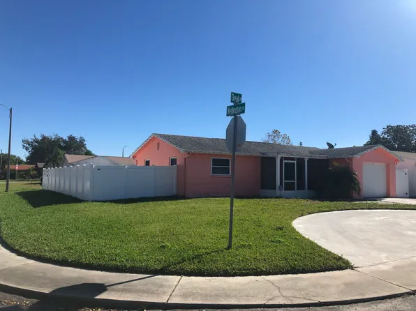 1102 Deal Ln, Holiday, FL 34691