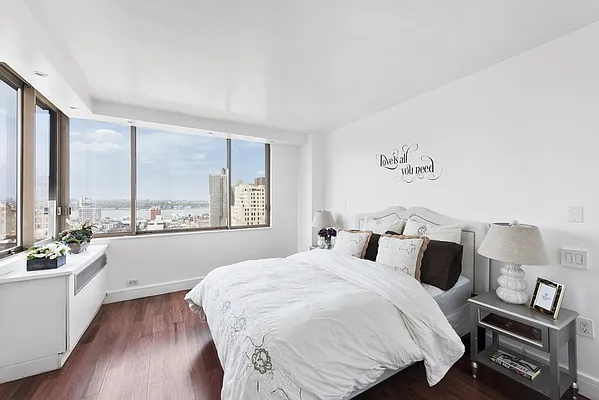 Sold by Nest Seekers International | media 21