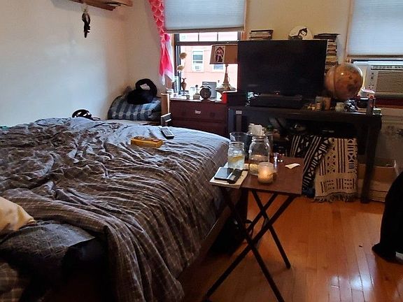 5th image of 200 Stockholm St APT 3R
