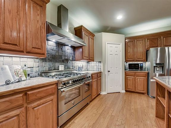 5th image of 8500 Cadbury Ct