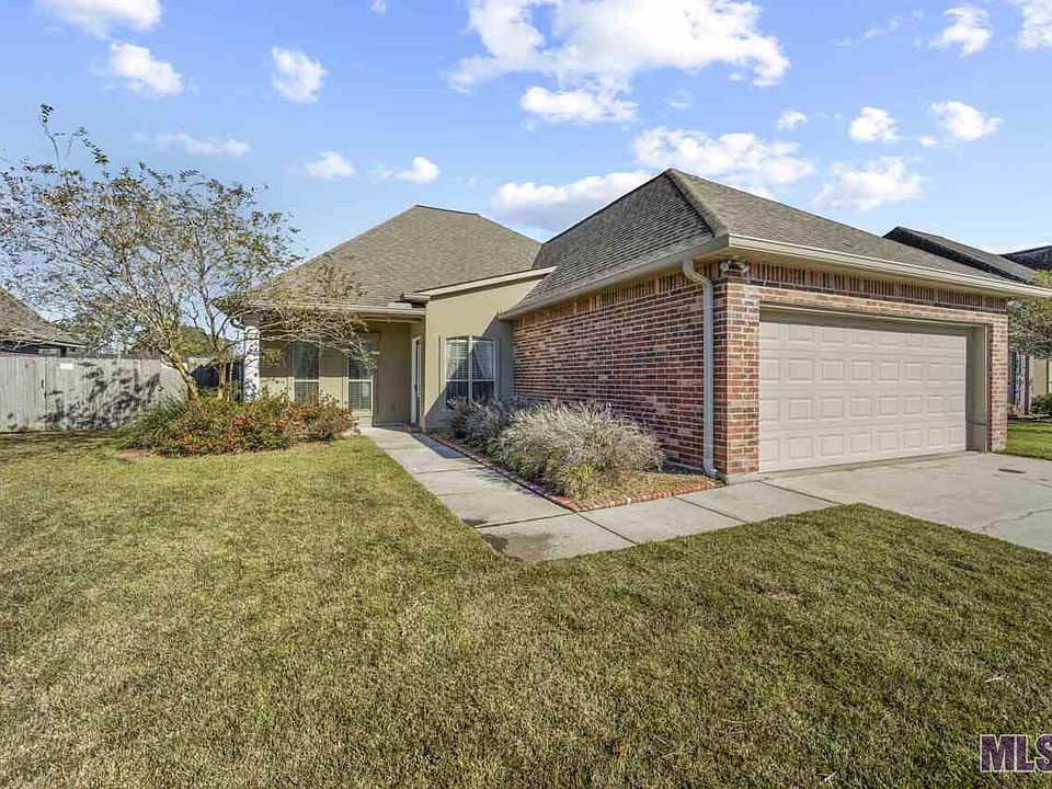 1st image of 39026 Balmoral Dr