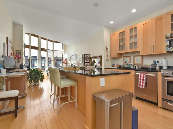 1125 Maxwell Lane image 10 of 18