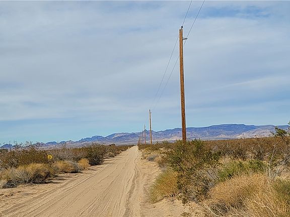 5th image of 207-01-042 W Silver Drive