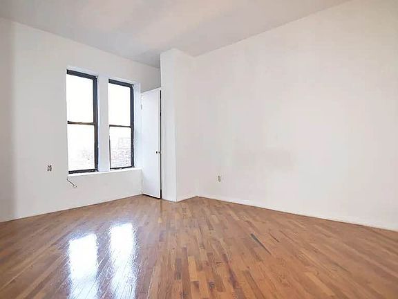 4th image of 476 Clinton Ave APT 6E