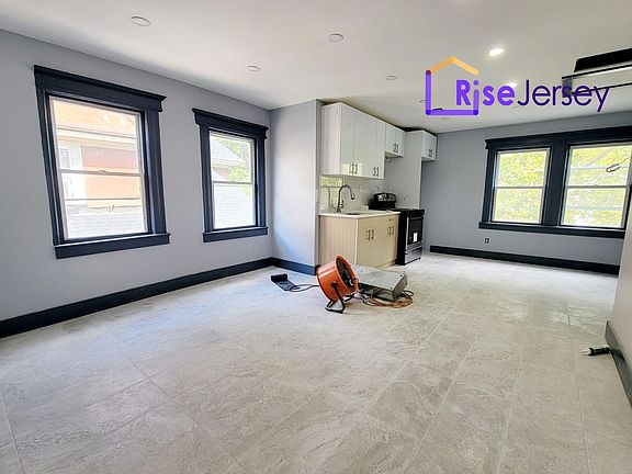 3rd image of 34 Mapes Ave Floor 3