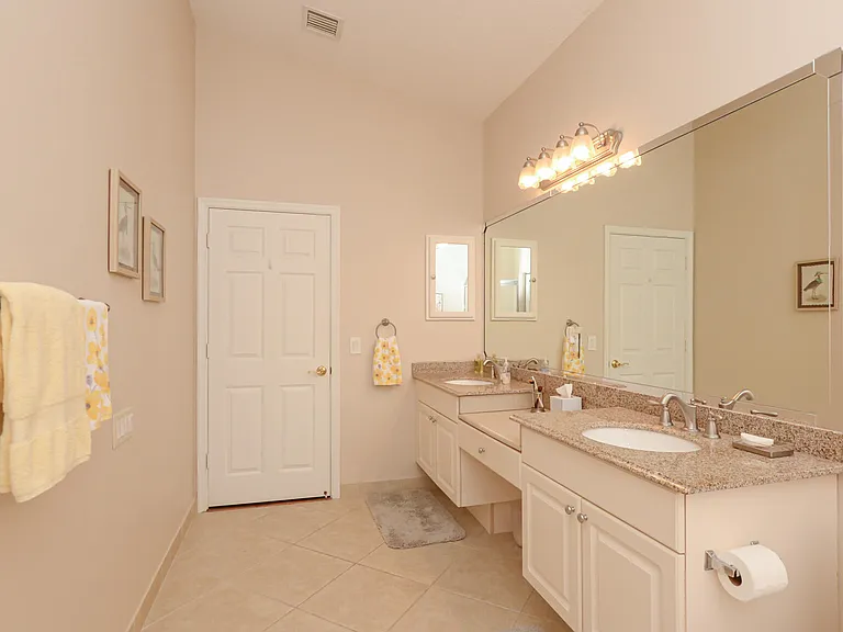 421 NW Sunview Way — Photo 26