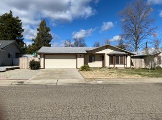 2720 Sandstone Dr, Anderson, CA 96007