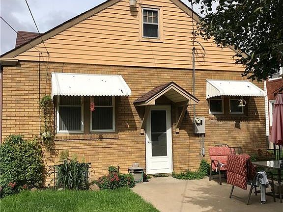 2nd image of 210 W Main St