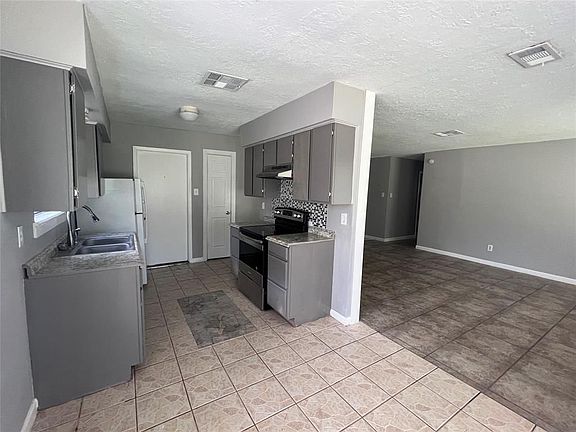 4th image of 12303 Haroldson Forest Dr