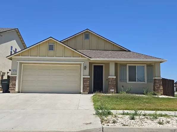 1419 Greenbrier Dr, Hanford, CA 93230