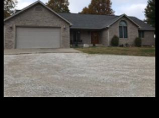 1241 N 1250 East Rd, Taylorville, IL 62568