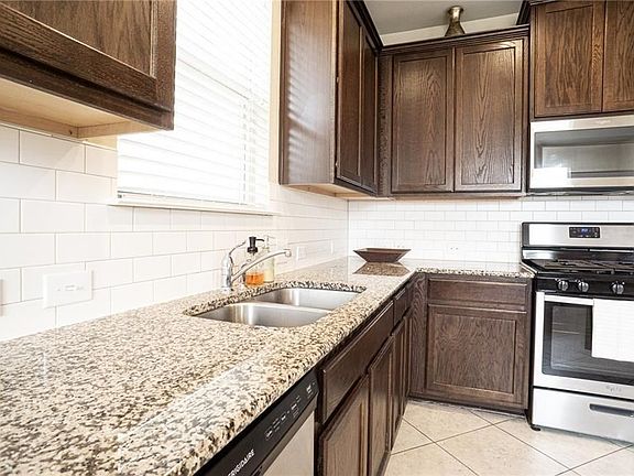 3rd image of 5570 Heron Dr