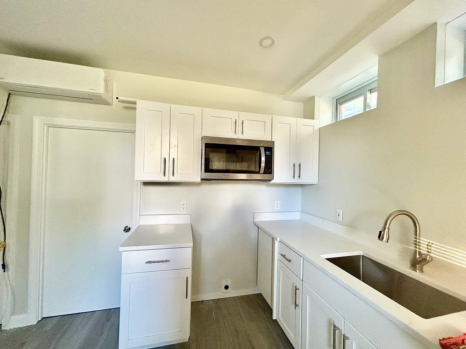 1 bed, 700 sqft, $2,350 — Photo 1