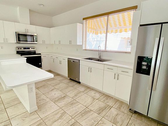 4th image of 2703 Day Ave APT 7