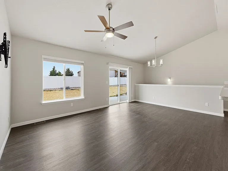 4313 Yellowbells Dr — Photo 4