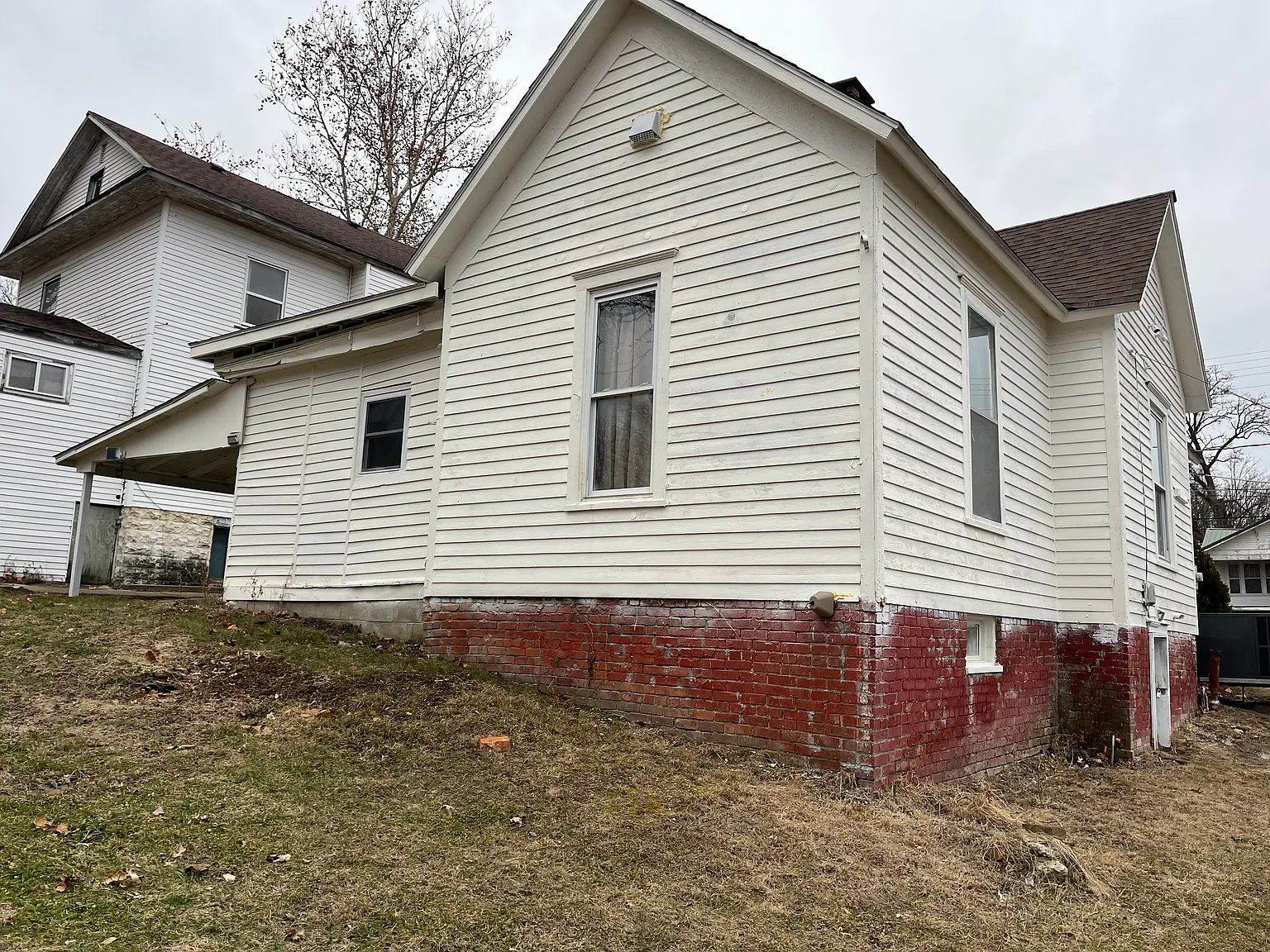 2 bed, 1064 sqft, $875 — Photo 2
