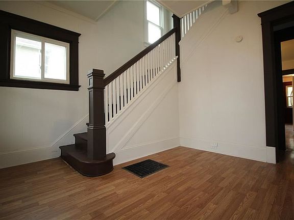 3rd image of 9 Lincoln Ave