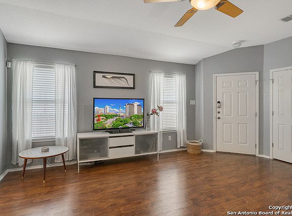 4th image of 10342 Oakwood Crst