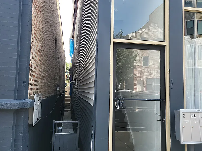 2151 W 21st St #2 — Photo 7