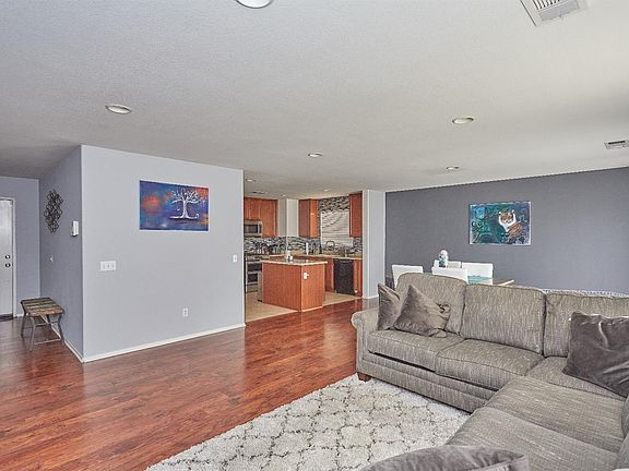 3rd image of 16515 Jasmine St