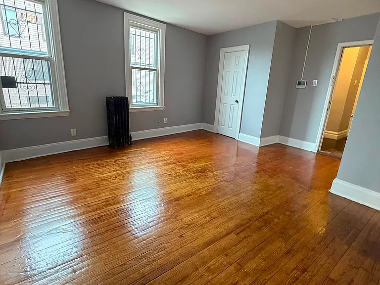 544 Grove St #2 — Photo 5